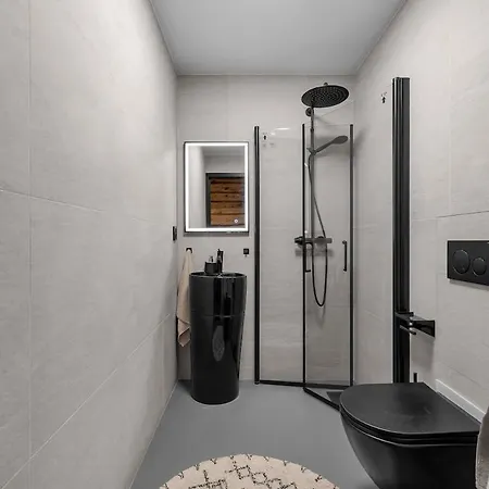 Bjoerk Tromso - City Center Apartment, 2 Steps From Main Street!