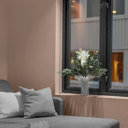 Bjoerk Tromso - City Center Apartment, 2 Steps From Main Street!